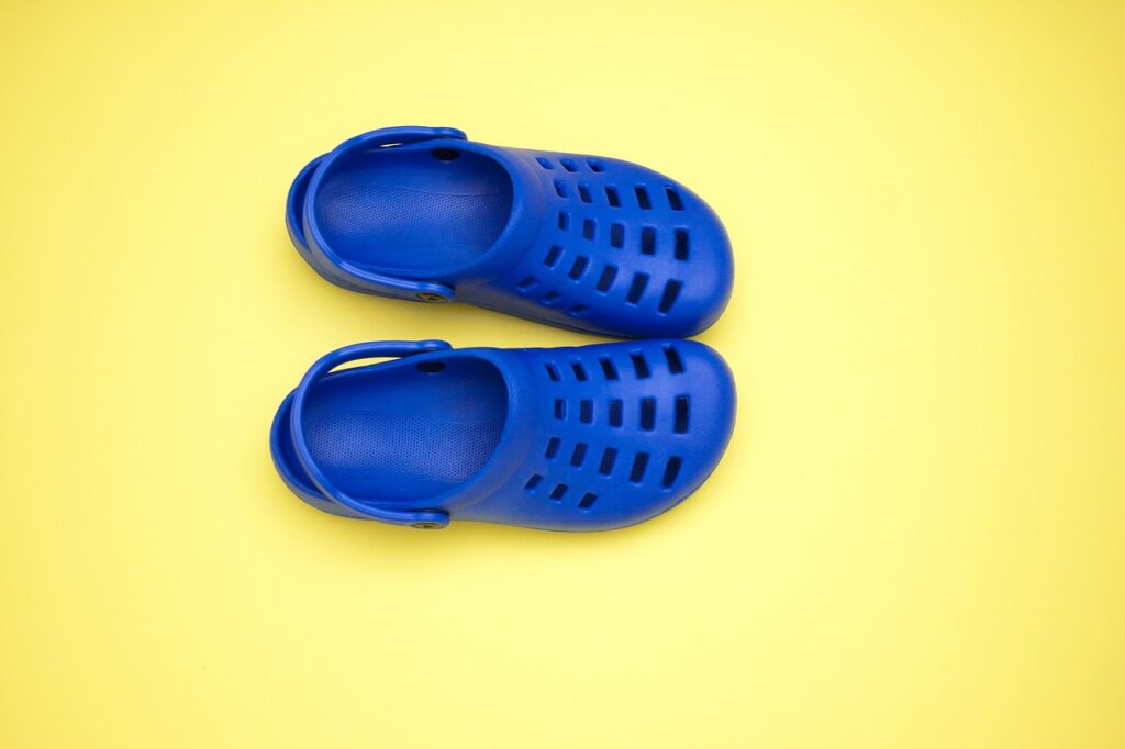 Foam-Shoes-Like-Crocs